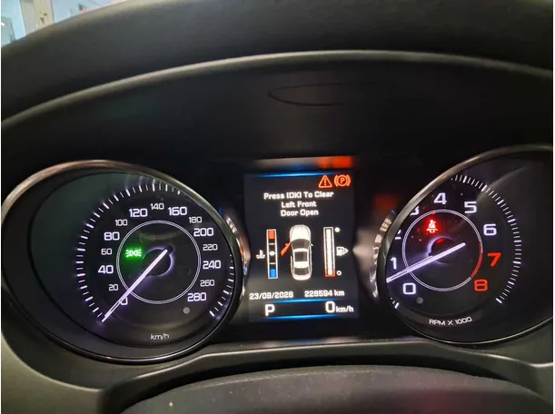 Car image 19