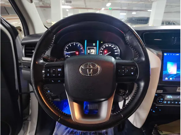 Car image 21