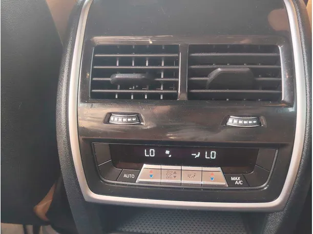 Car image 33