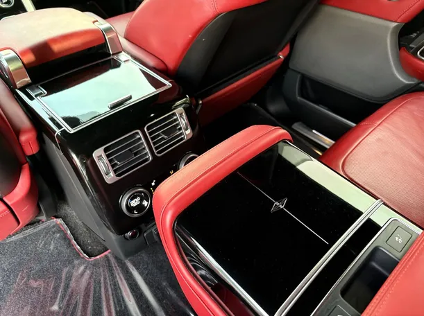 Car image 32