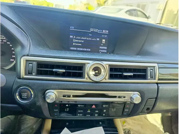 Car image 26