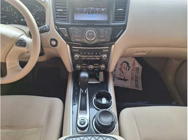 Car image 16