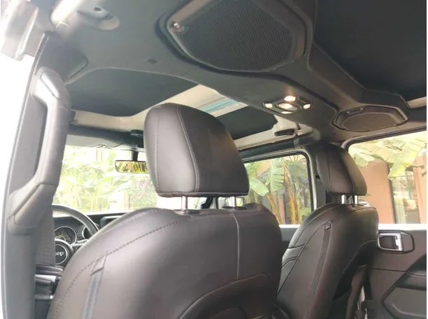Car image 22