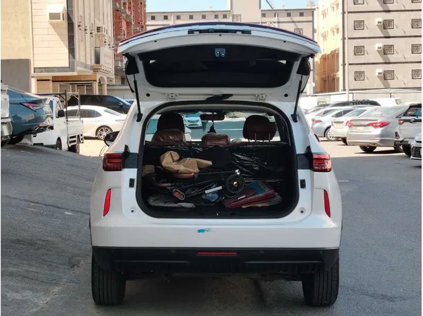 Car image 23