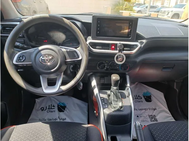 Car image 16