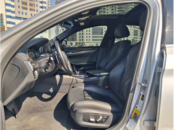 Car image 15