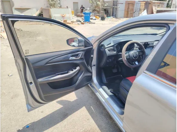 Car image 11