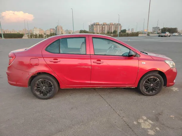 Car image 4
