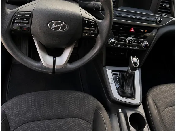 Car image 13