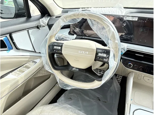 Car image 23