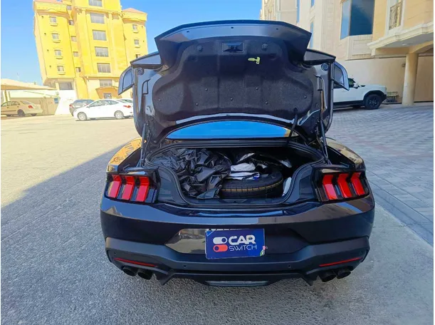Car image 25