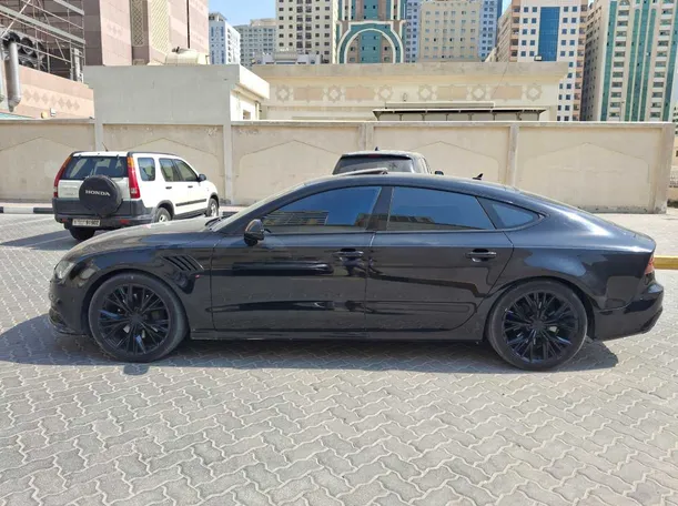Car image 8