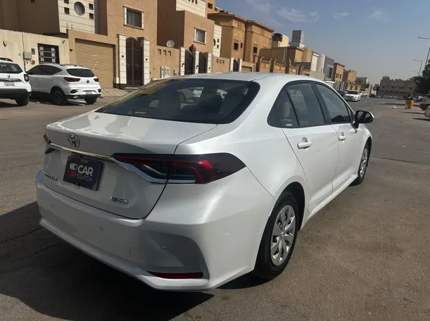 Car image 5