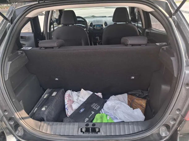 Car image 14