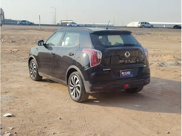 Car image 7