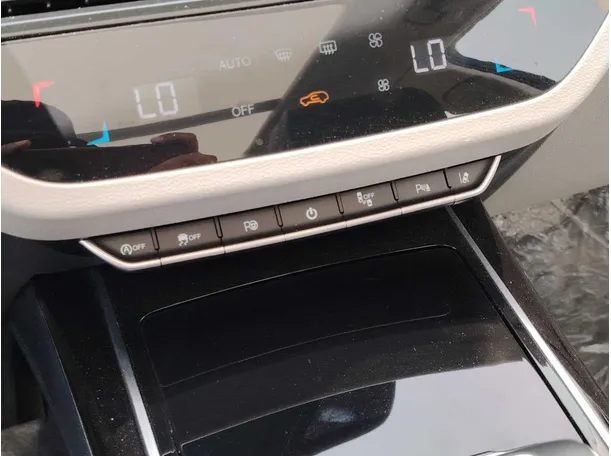 Car image 31