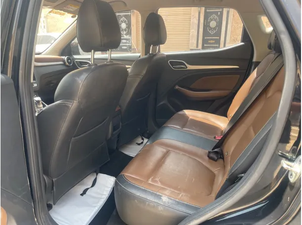 Car image 16