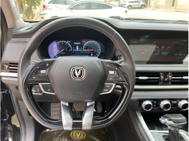 Car image 18