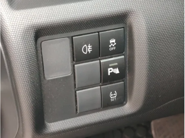 Car image 26