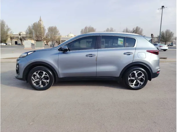 Car image 8