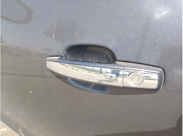 Car image 30
