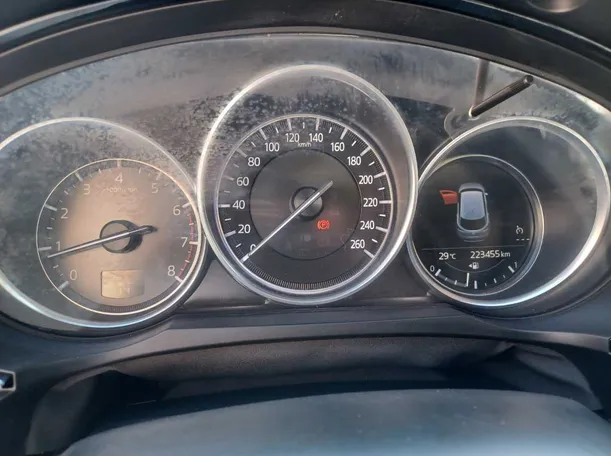 Car image 19