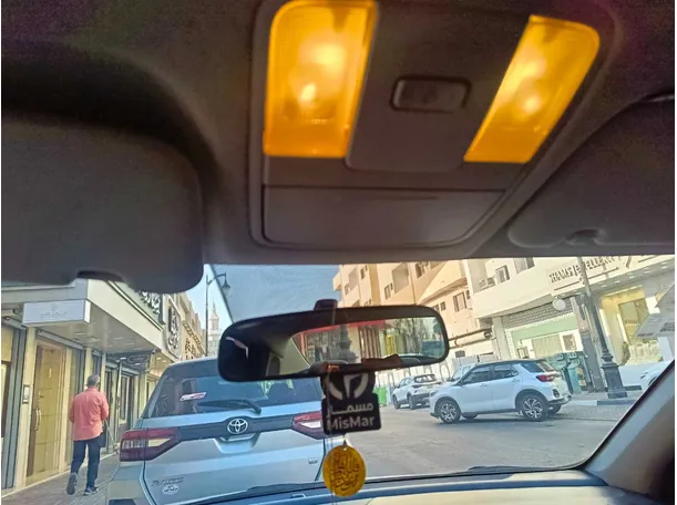 Car image 19