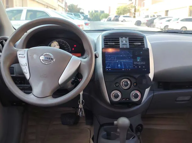 Car image 19