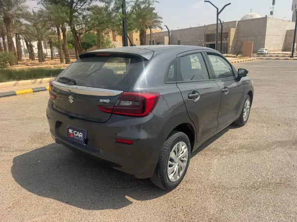 Car image 5