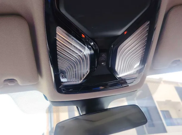 Car image 22