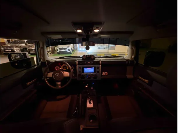 Car image 18