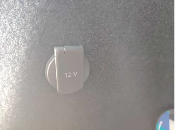 Car image 29