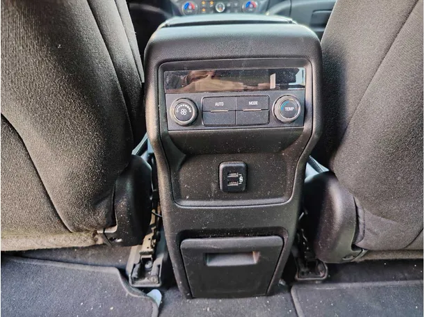Car image 28