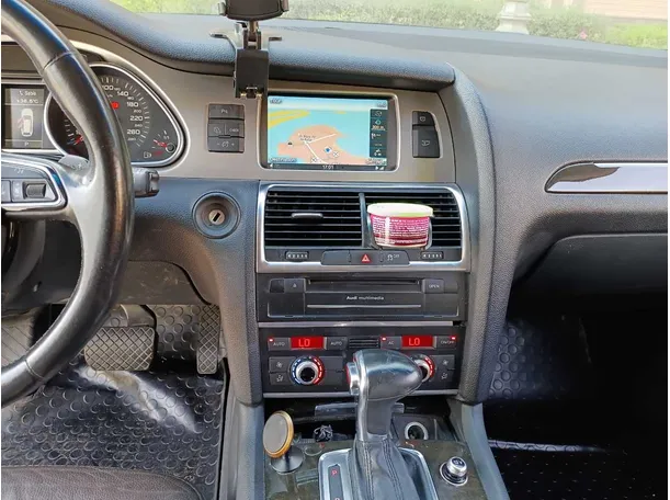 Car image 17