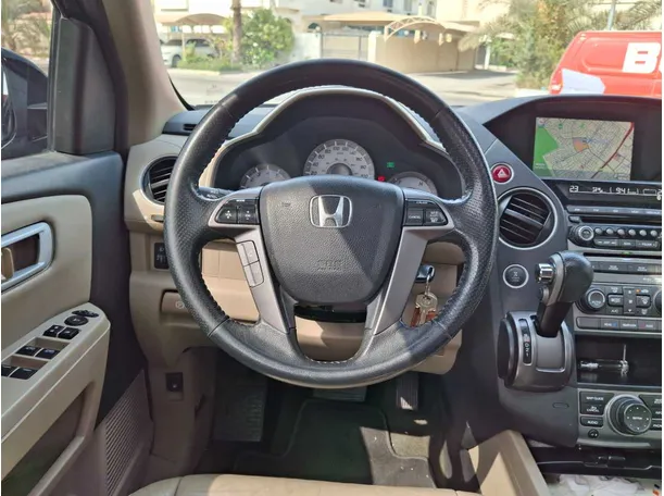 Car image 17