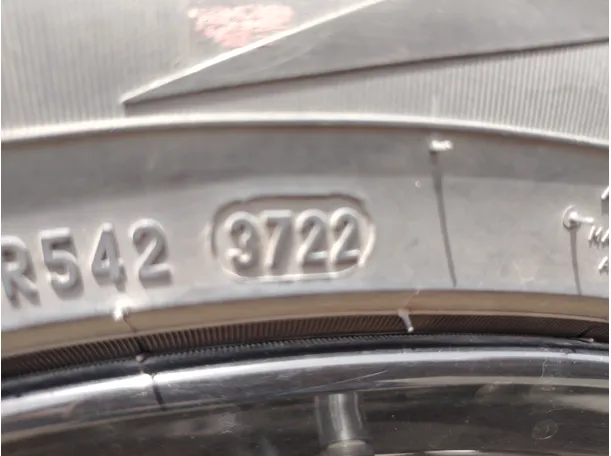 Car image 35