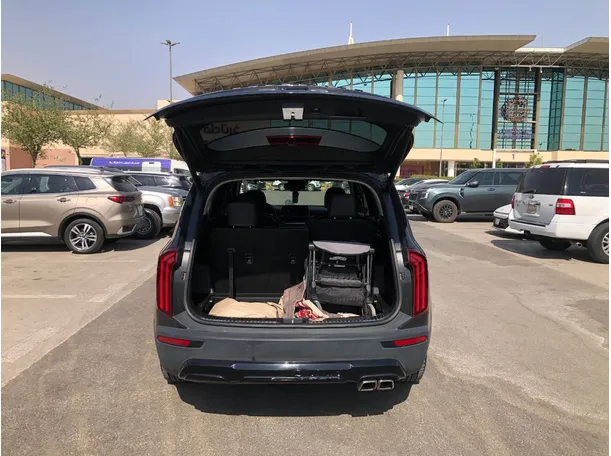 Car image 21