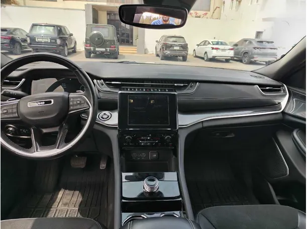 Car image 22
