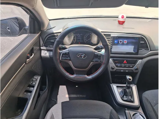 Car image 15