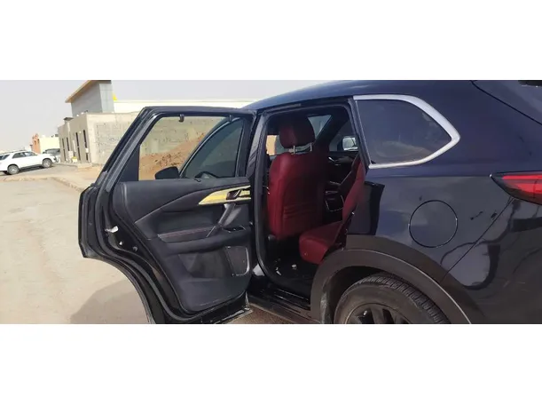 Car image 16