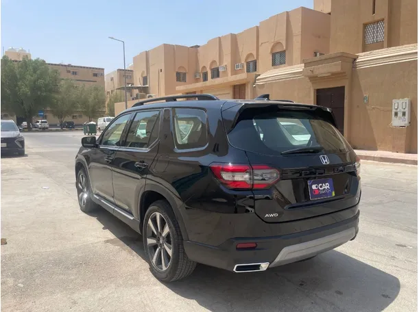 Car image 7