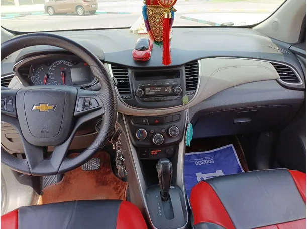 Car image 17