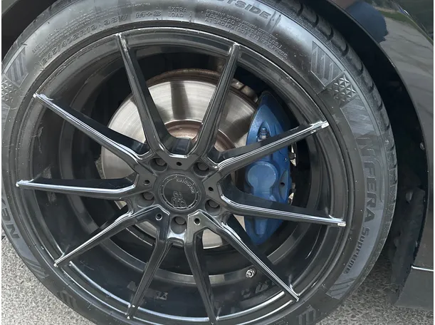 Car image 10