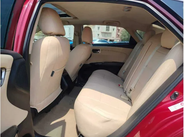 Car image 17