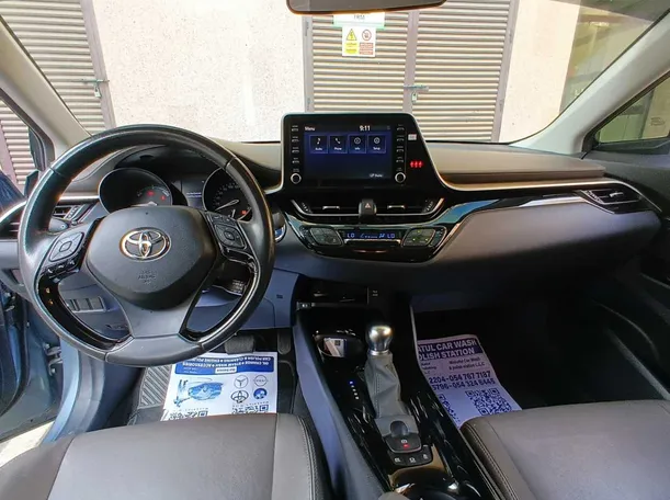 Car image 14