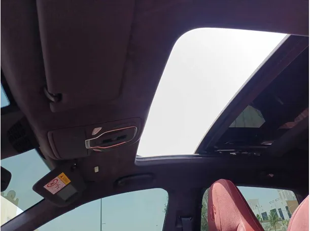 Car image 25
