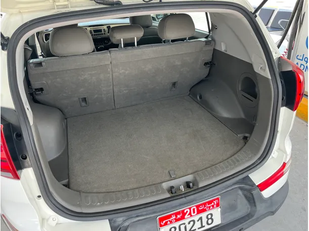 Car image 13