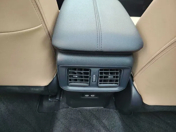 Car image 39