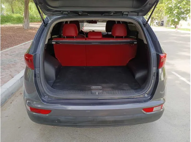 Car image 19
