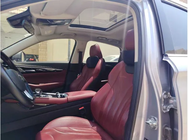 Car image 13